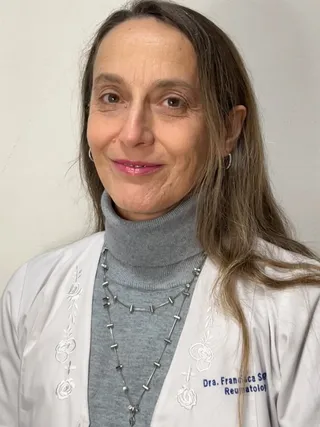 Retrato de la Dra. Francisca Sabugo, con delantal blanco